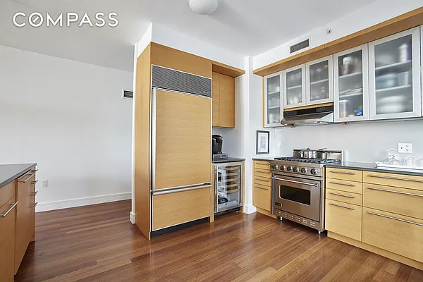 Sold by Compass | media 2