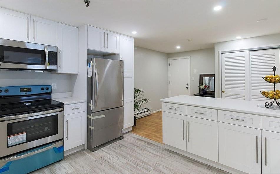 kitchen & entrance