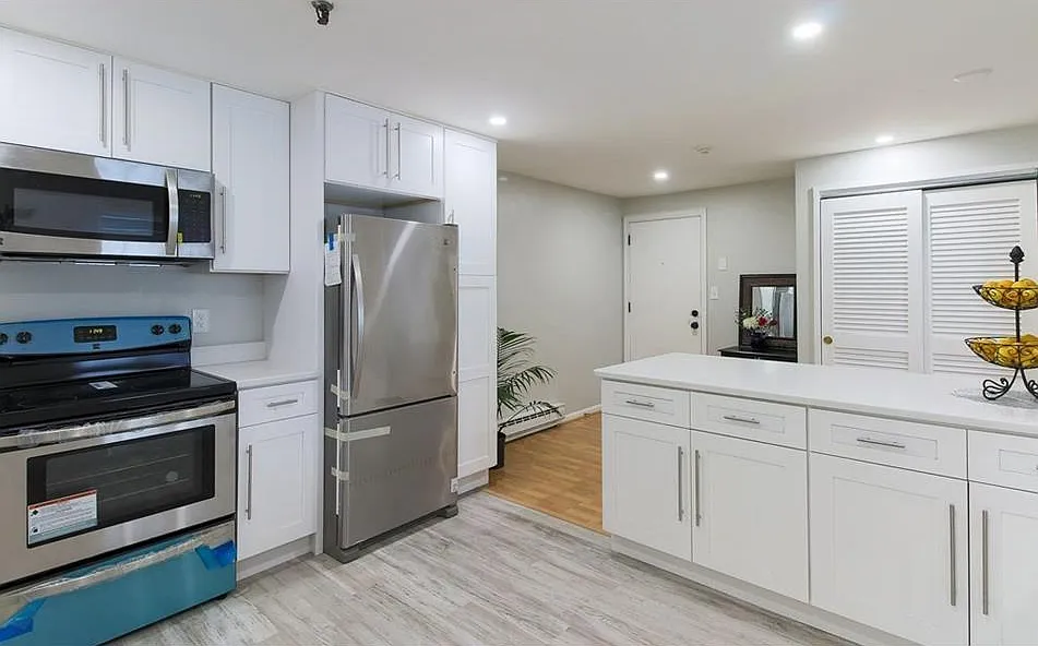 69 Spencer Rd #18J