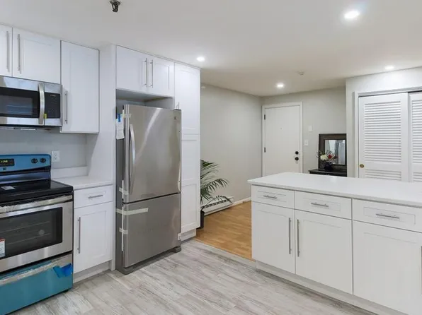 69 Spencer Rd APT 18J, Boxboro, MA 01719