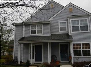 438 Hampton Ct, Manalapan, NJ 07726