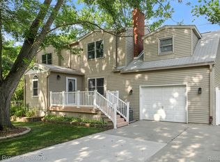 8815 Ball St, Plymouth, MI 48170
