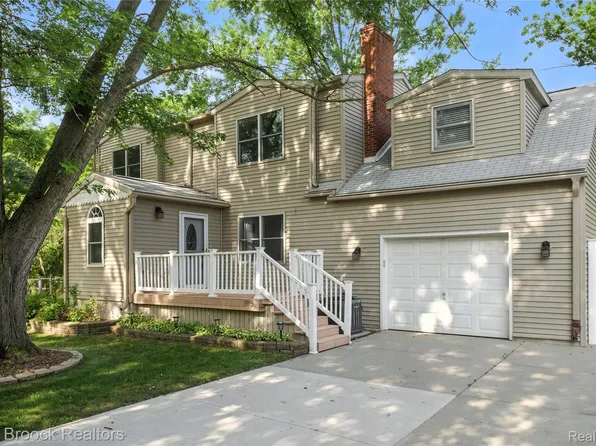 8815 Ball St, Plymouth, MI 48170