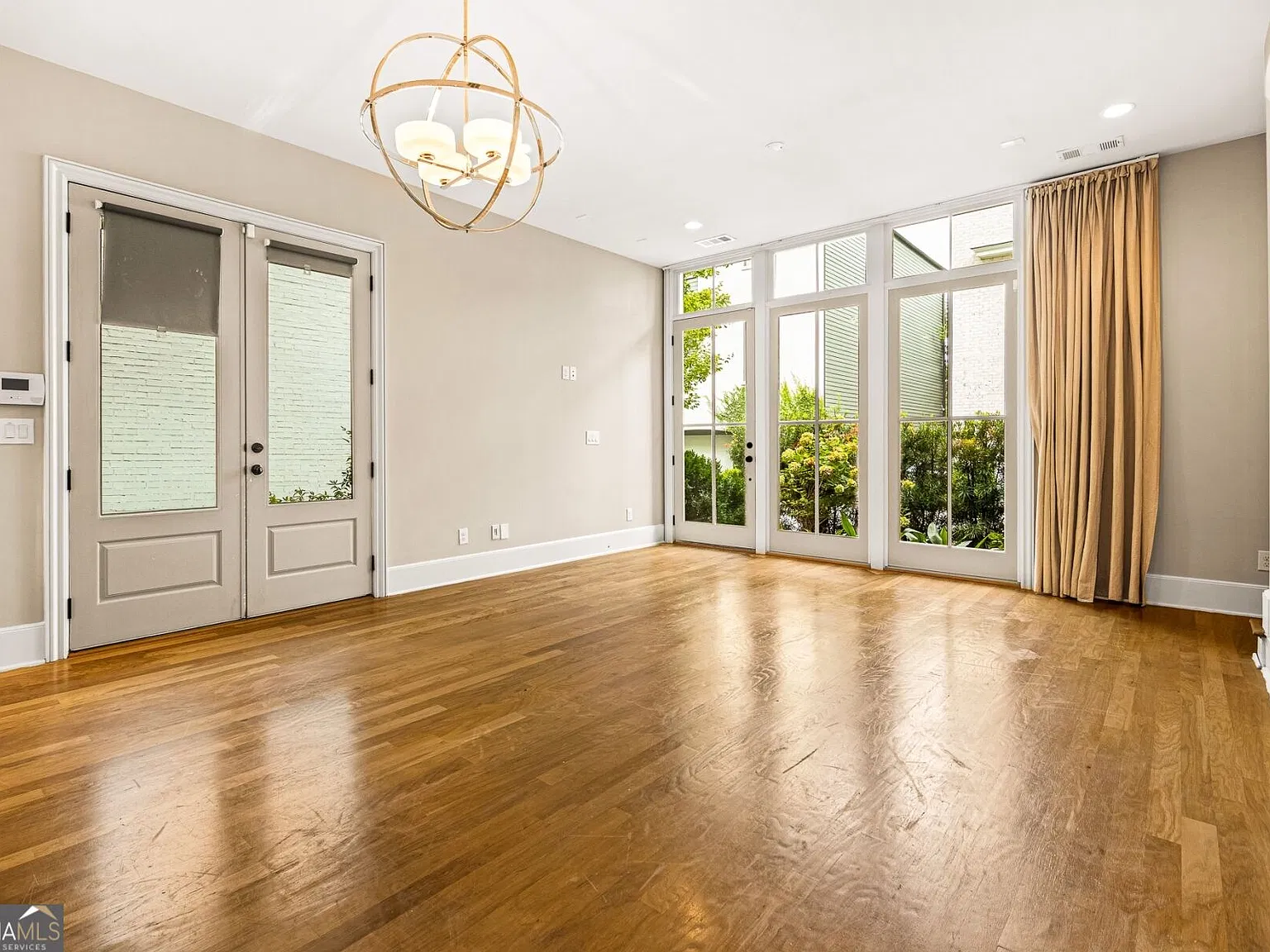 3 bed, 2.5 bath, 2100 sqft, $3,495 — Photo 3