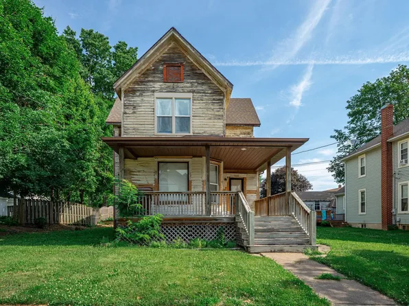 644 W Elk St, Freeport, IL 61032