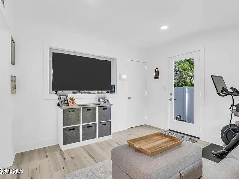 1506 Evergreen Ave — Photo 15