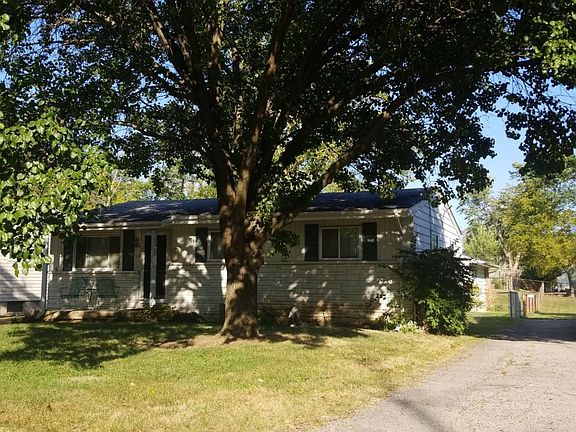 3rd image of 324 Crest Ave