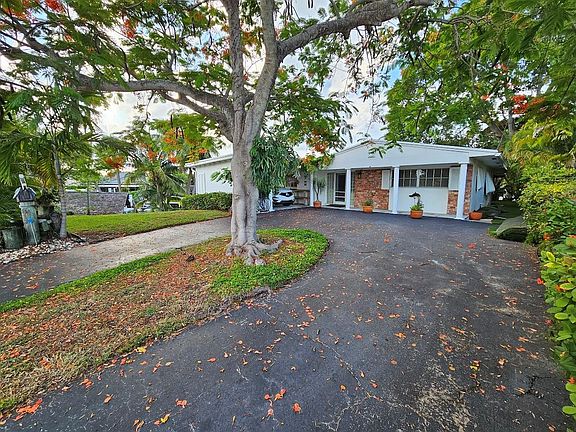 4th image of 817 NE 5th Street