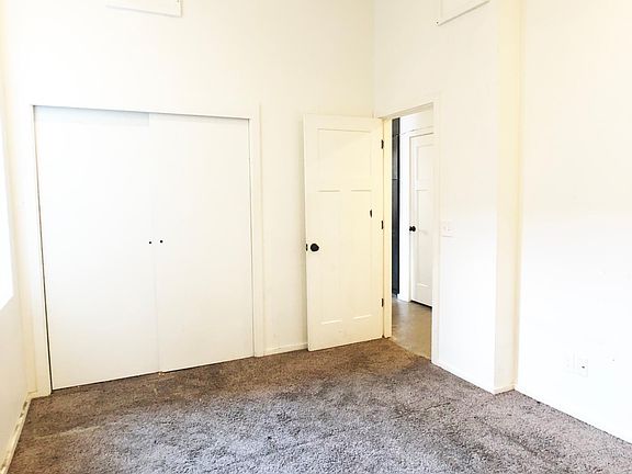 5th image of 2609 Short Vine St Unit A