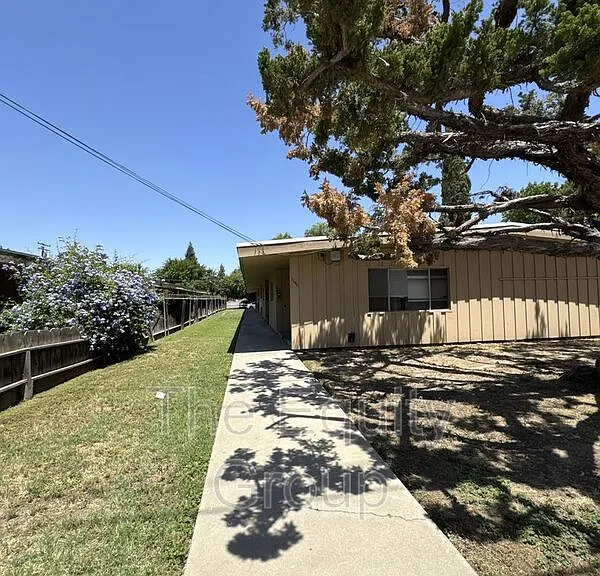 1140 W Tulare Ave #C — Photo 1