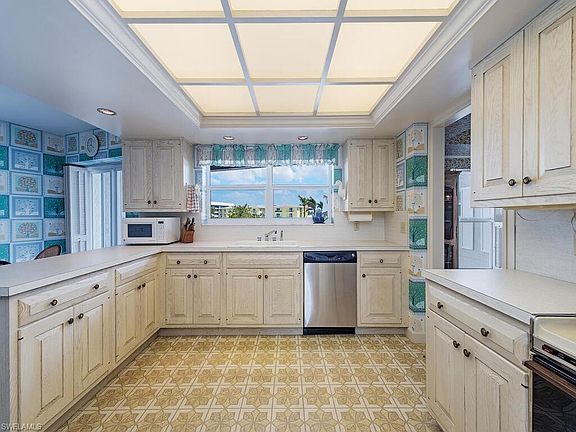 3rd image of 2777 Gulf Shore Blvd N APT 2S