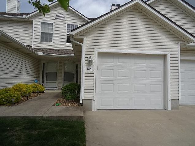 1st image of 1325 SE Broadway Cir