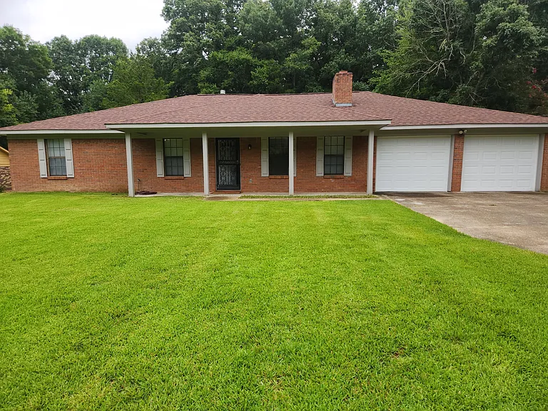 622 Hospital Rd — Photo 1