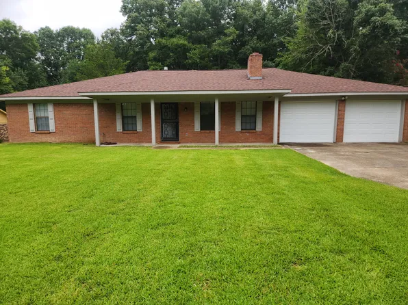 622 Hospital Rd, Starkville, MS 39759