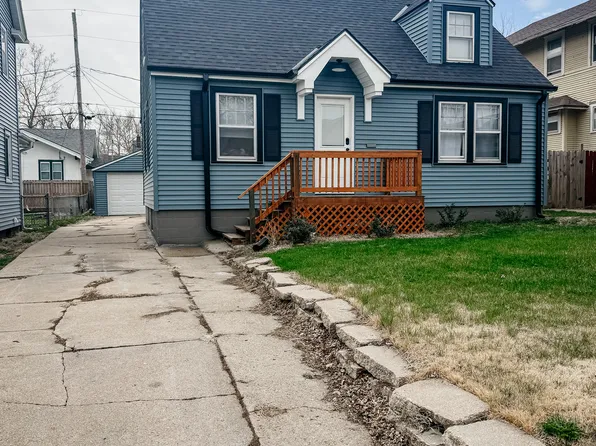 2869 Newport Ave, Omaha, NE 68112