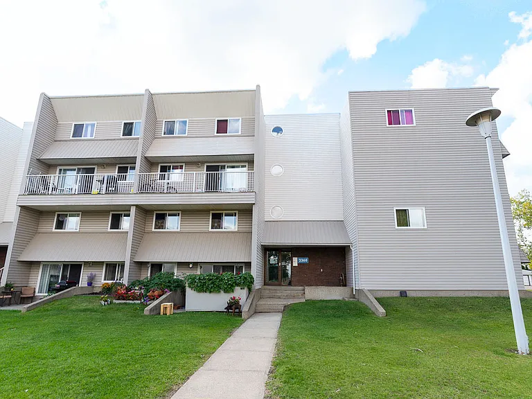 2378 Millbourne Rd W — Photo 8