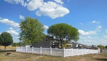 Vinyl Fence NO PAINTING