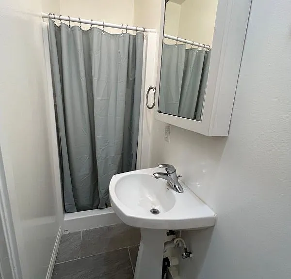 2645 Chadwell Ave #STUDIO — Photo 6