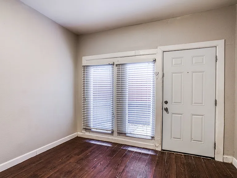 5114 Bryan St — Photo 4