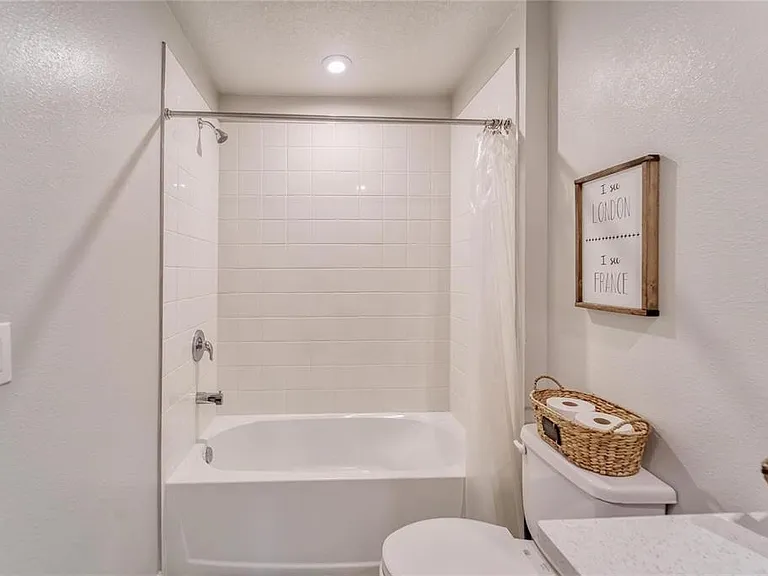 11540 Rolling Green Dr — Photo 27