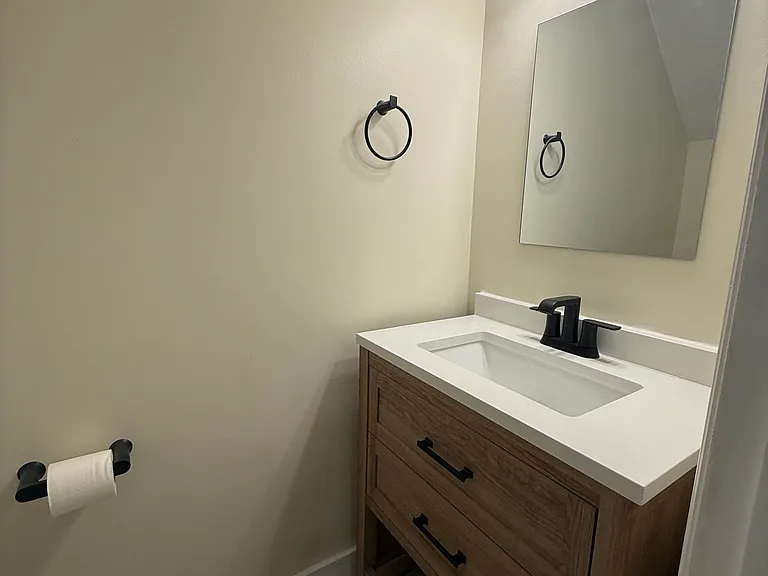 104 Friar Ln — Photo 12