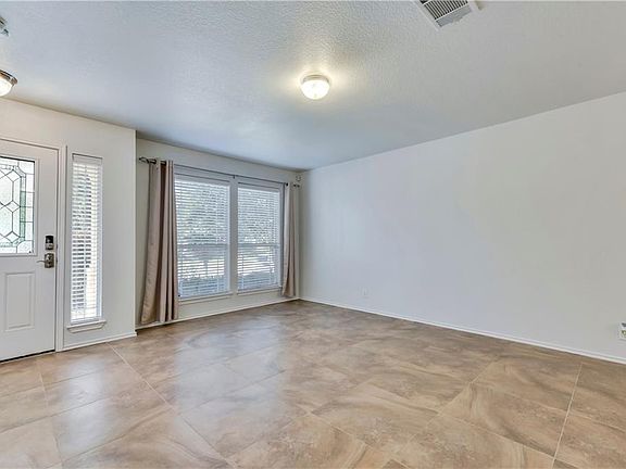 5th image of 1608 Corn Hill Ln