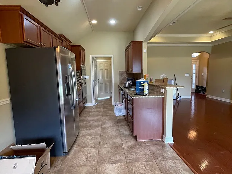 3703 Sabine Pass Dr — Photo 5