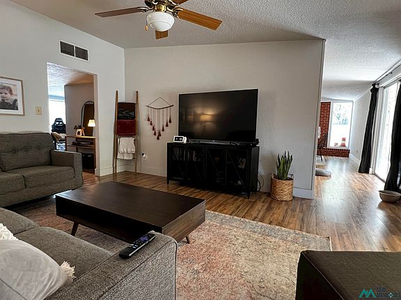 5th image of 1301 Bryan Cir