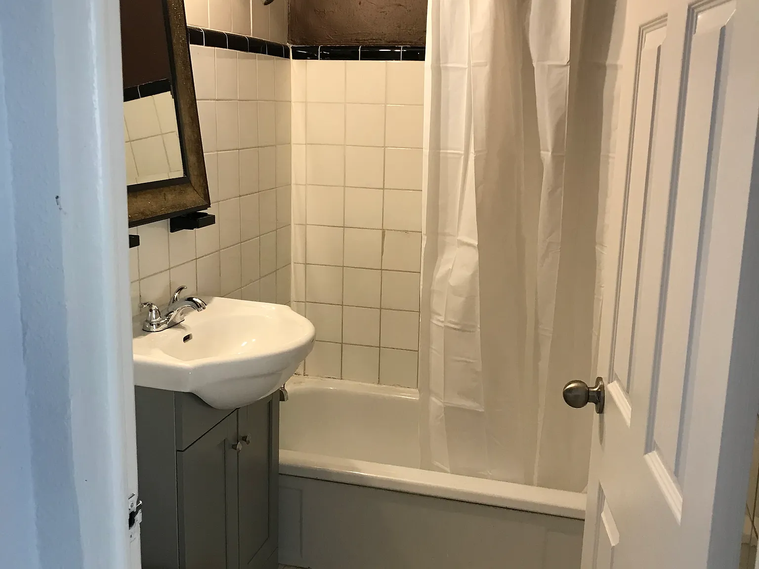 2 bed, 800 sqft, $1,875 — Photo 3