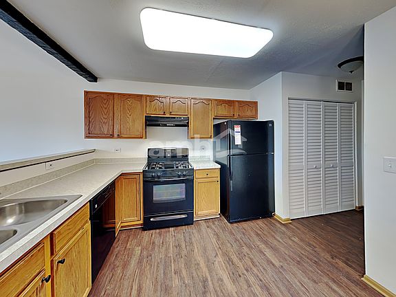 3rd image of 544 Springwood Dr #544