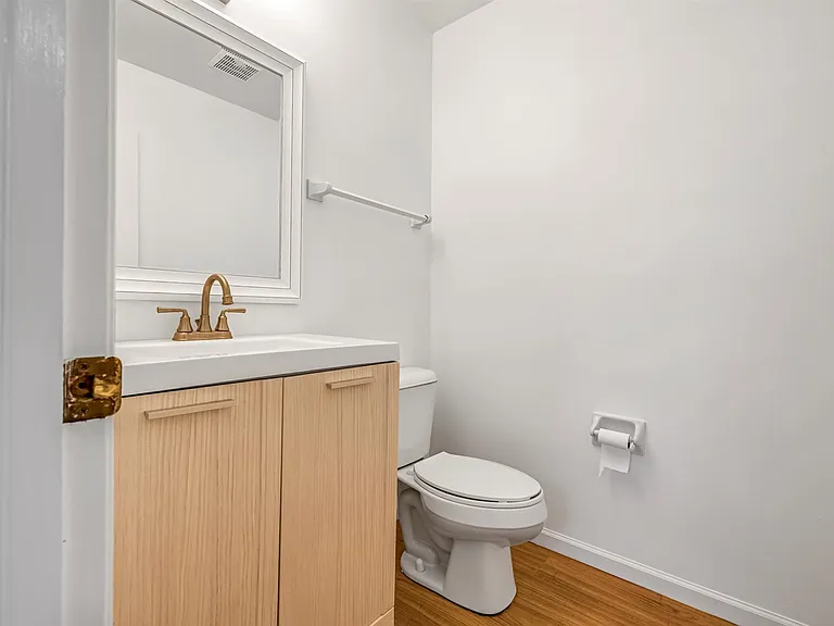 650 Cardiff Dr — Photo 6