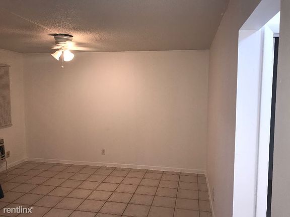 4th image of 702 N L St APT 9