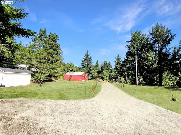 93669 Bishop Ln, North Bend, OR 97459