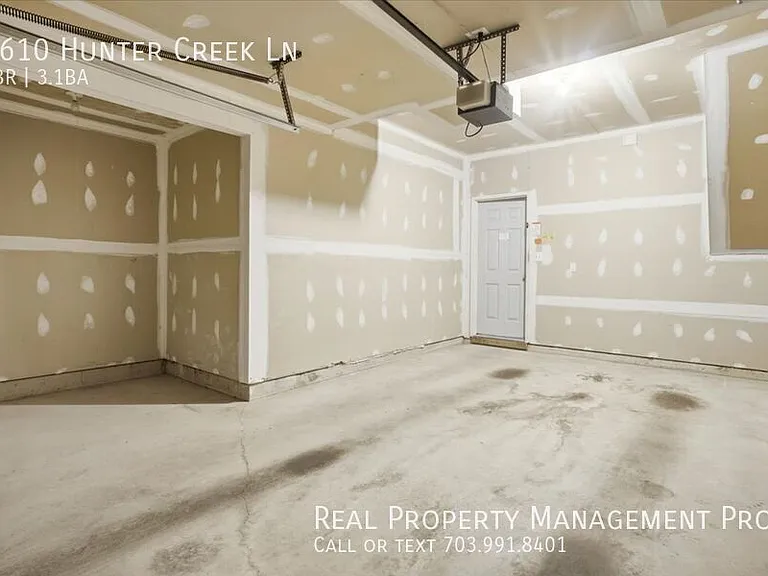 6610 Hunter Creek Ln — Photo 31