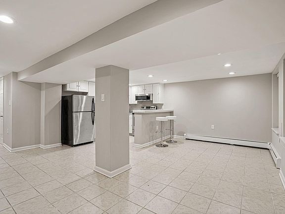 Living room/kitchen combination