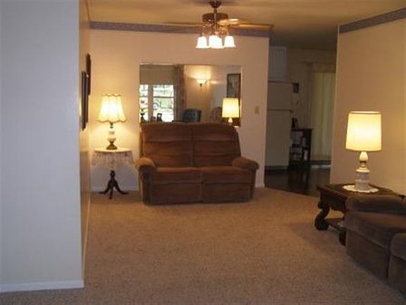 3rd image of 2101 Valdez Dr