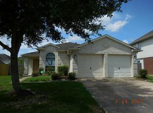 2215 Beacon Light Ln, Fresno, TX 77545
