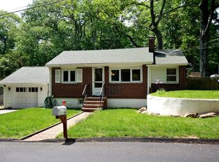 21 Bay View Rd, Hopatcong, NJ 07843