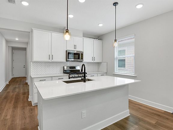 3rd image of 75500 Canterwood Dr
