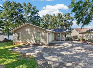 174 Honeysuckle Rd NW, Milledgeville, GA 31061