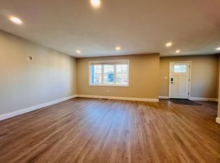 2 Glacier Path #10, Middleboro, MA 02346