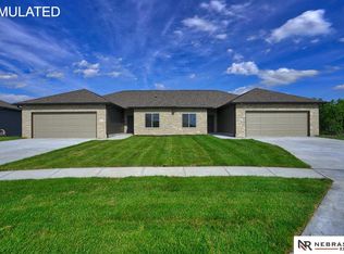 3726 Broadbear Rd, Lincoln, NE 68516