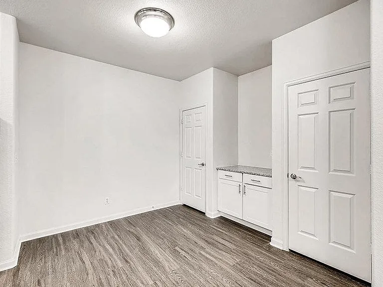Allure Apartments — Photo 6