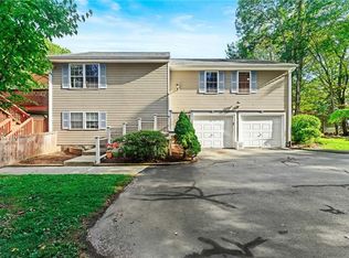 42 Golden View Dr, Johnston, RI 02919