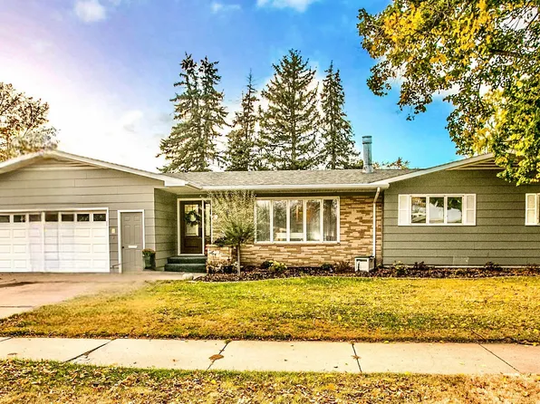 1506 Squire Ln, Aberdeen, SD 57401