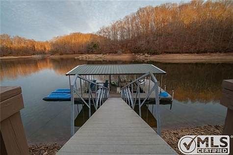 3rd image of 123 Shady Cove Ln