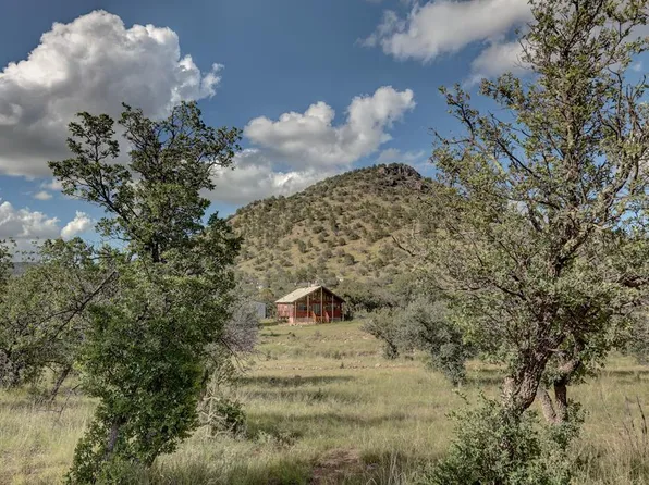 110 Squaw Valley Trl, Fort Davis, TX 79734