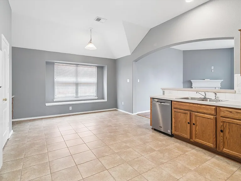 2657 Red Spruce Dr — Photo 5