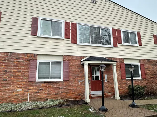 813 W Maple Rd, Clawson, MI 48017