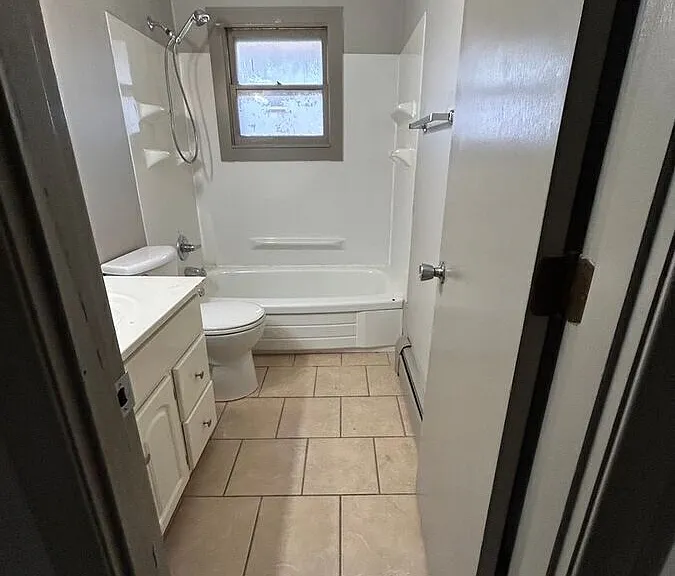 610 E 2nd St S #3 — Photo 12